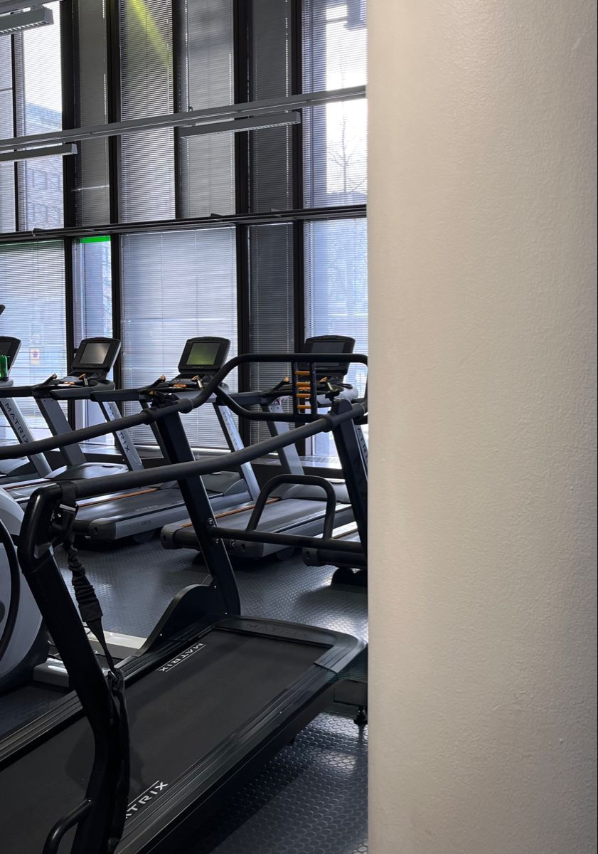 Treadmill row at Nova Fitness